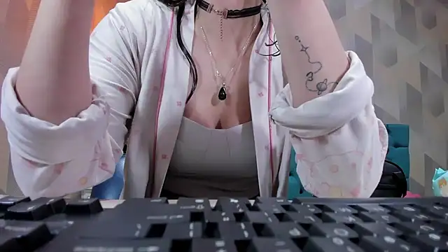 AnnieSoul online show from 11/24/25, 02:50