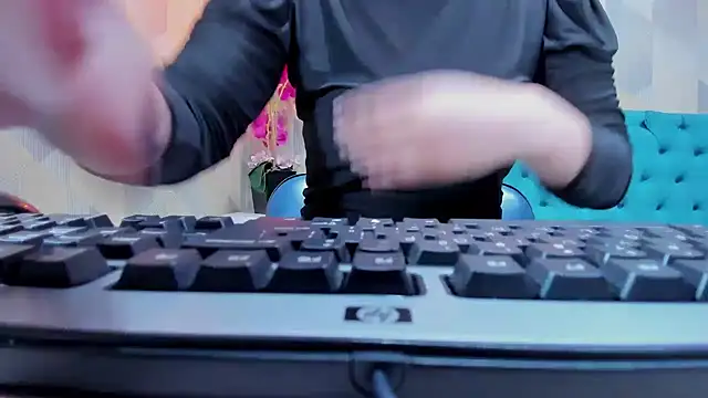 AnnieSoul online show from 11/28/25, 03:04