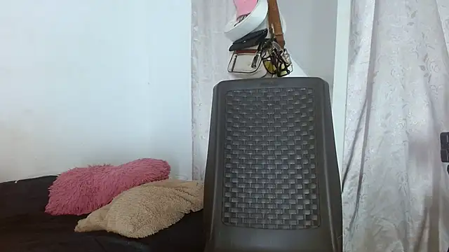 cristinamontiel online show from 04/28/26, 02:33