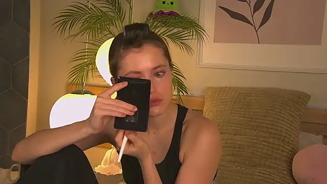 AshleyDouglas online show from 02/07/25, 04:06