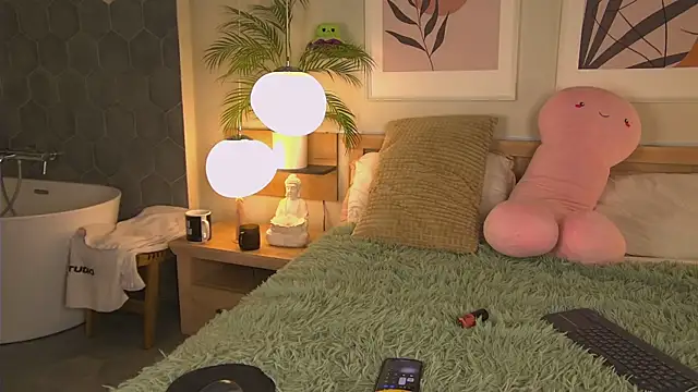 AshleyDouglas online show from 02/10/25, 06:09