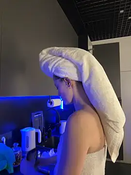 AshleyDouglas online show from 03/03/25, 08:05