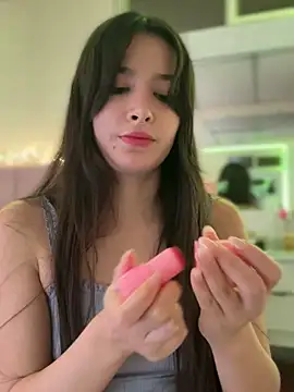 Snapshot of annaharper- chatting on 02/22/25, 03:01 annaharper- online show from 02/22/25, 03:01