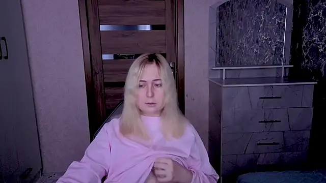 Kristy-Max online show from 04/24/26, 08:11