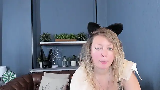 JesiaFoxi online show from 10/07/25, 10:34