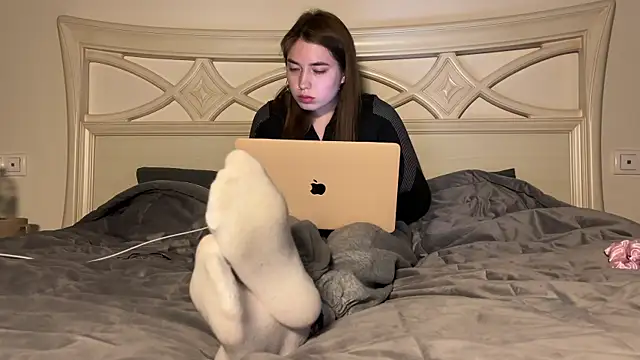 urmissalice online show from 02/11/25, 02:24