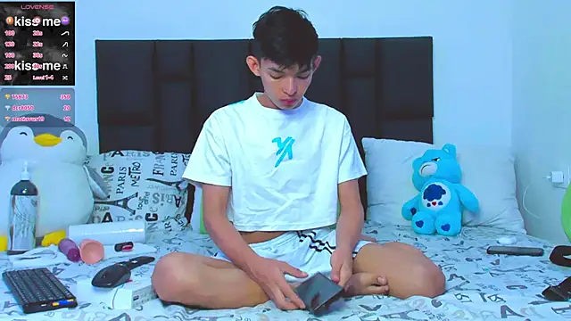 Tonny twink  online show from 02/23/25, 04:35