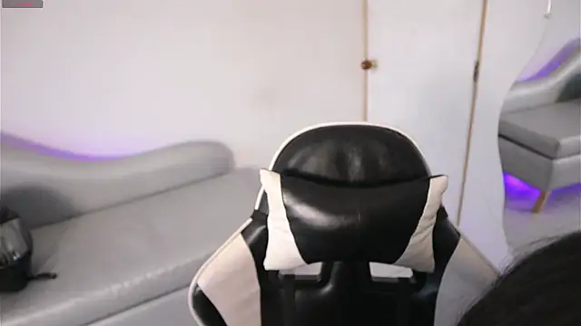 ashleyvalirya online show from 04/06/26, 07:48