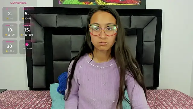 Snapshot of tatiana_valencia chatting on 01/04/25, 04:00 tatiana valencia online show from 01/04/25, 04:00