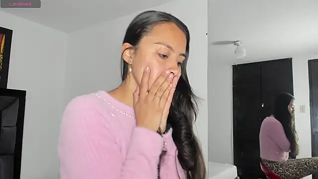 Snapshot of tatiana_valencia chatting on 01/31/25, 12:29 tatiana valencia online show from 01/31/25, 12:29