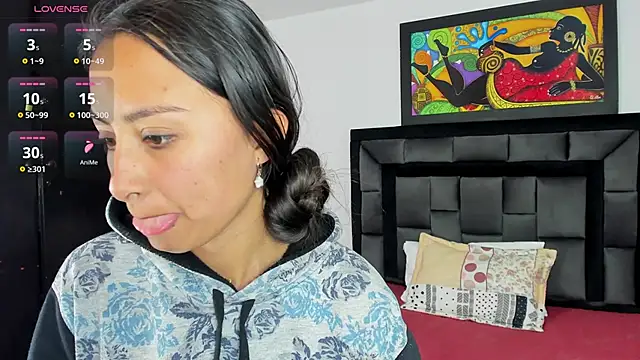 Snapshot of tatiana_valencia chatting on 02/05/25, 04:25 tatiana valencia online show from 02/05/25, 04:25