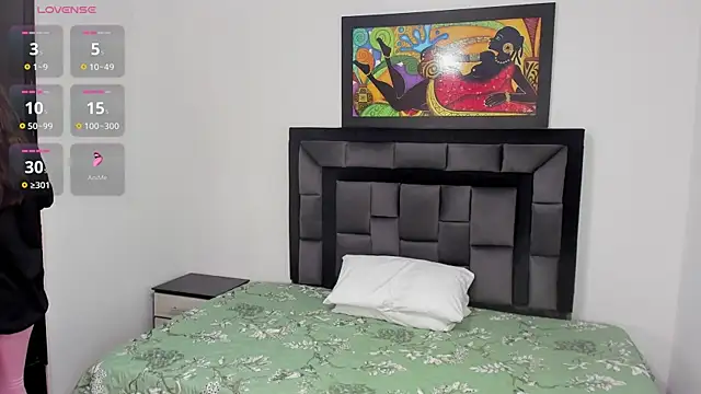 Snapshot of tatiana_valencia chatting on 02/10/25, 12:39 tatiana valencia online show from 02/10/25, 12:39