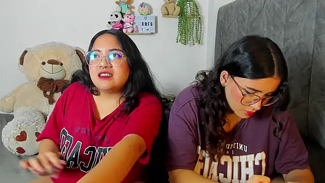 maddie-and-chelsea- online show from 10/10/25, 08:02