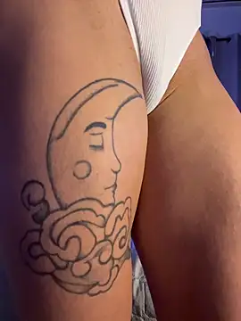 xMirana  online show from 11/19/25, 08:25