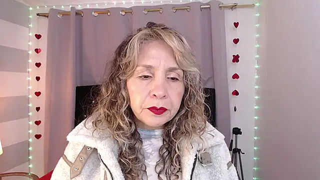 Snapshot of Afrodita_sg chatting on 02/21/26, 01:45 Afrodita sg online show from 02/21/26, 01:45