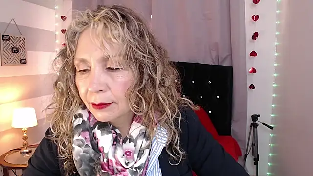 Snapshot of Afrodita_sg chatting on 02/26/26, 01:43 Afrodita sg online show from 02/26/26, 01:43