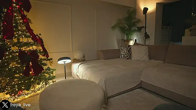 freyacherie online show from 12/17/25, 11:16