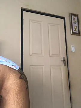 niccki3 online show from 12/31/24, 04:27