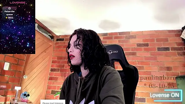 Snapshot of paulinabarnett- chatting on 10/08/25, 09:51 paulinabarnett- online show from 10/08/25, 09:51