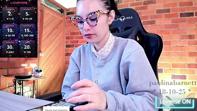 Snapshot of paulinabarnett- chatting on 10/18/25, 07:53 paulinabarnett- online show from 10/18/25, 07:53