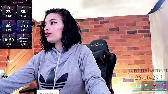 Snapshot of paulinabarnett- chatting on 10/27/25, 02:43 paulinabarnett- online show from 10/27/25, 02:43