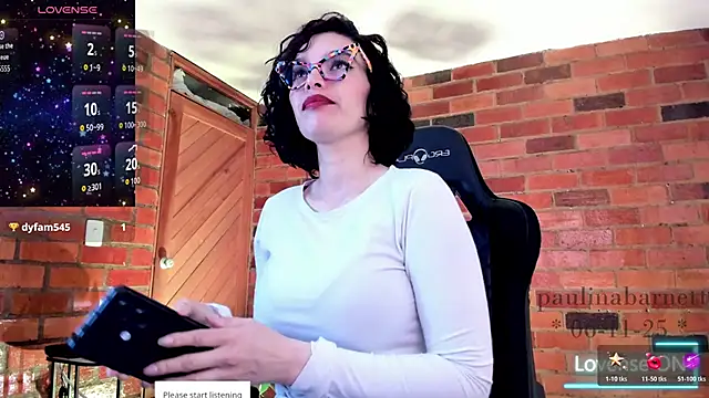 Snapshot of paulinabarnett- chatting on 11/06/25, 02:51 paulinabarnett- online show from 11/06/25, 02:51