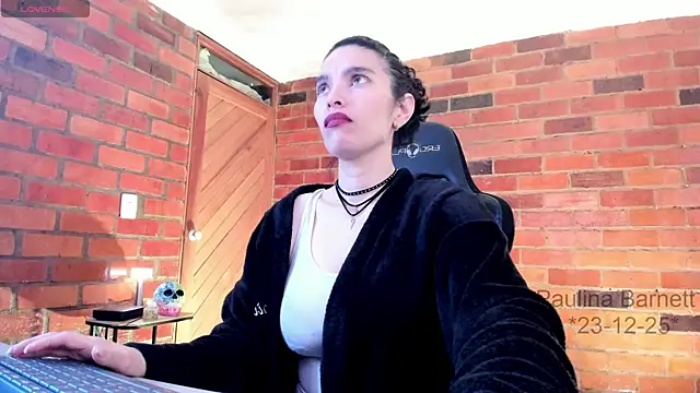 paulinabarnett- online show from 12/23/25, 08:56