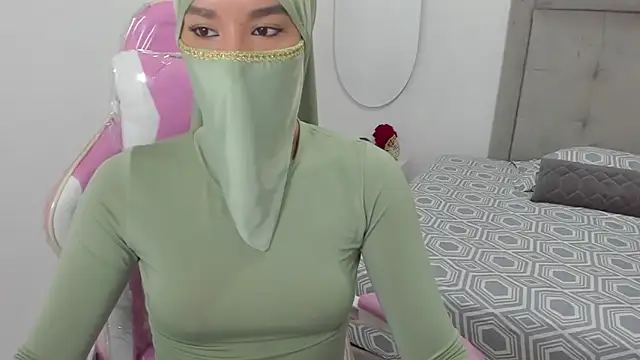 Hanaa latif online show from 12/30/24, 03:24