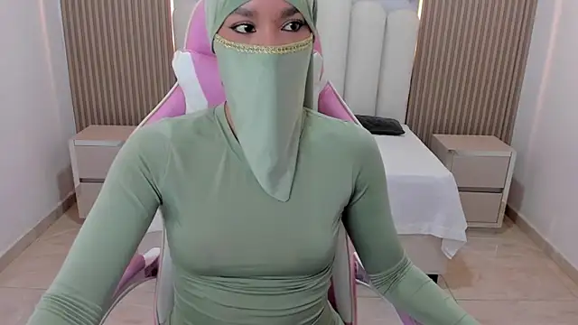 Hanaa latif online show from 01/18/25, 03:27