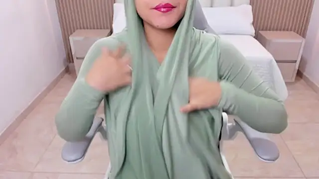 Hanaa latif online show from 03/17/25, 12:04