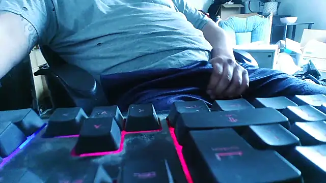 slickwill123 online show from 04/17/26, 08:56