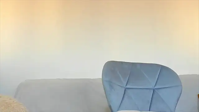 hornyemma   online show from 12/18/24, 09:04