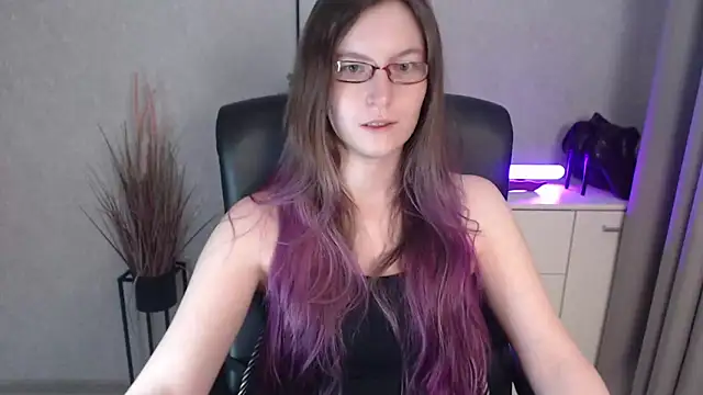 emmaxDelight online show from 12/04/25, 07:17