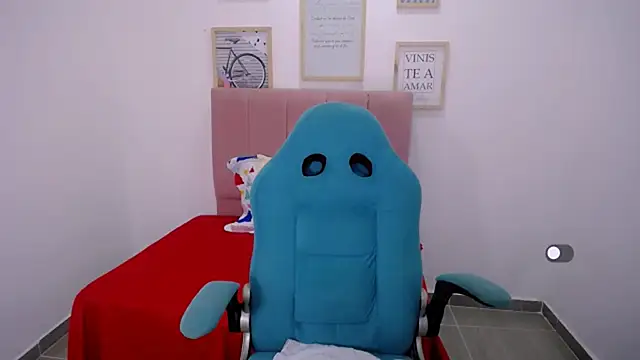 victoria love89 online show from 02/22/25, 01:55