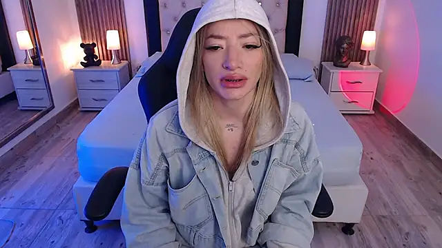 zoe jones13 online show from 09/11/25, 03:17