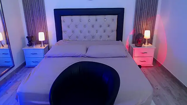 zoe jones13 online show from 09/26/25, 03:21