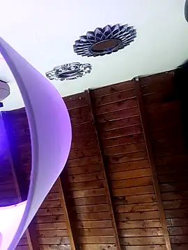 Snapshot of Mia_ross16 chatting on 01/12/25, 12:44 Mia ross16 online show from 01/12/25, 12:44