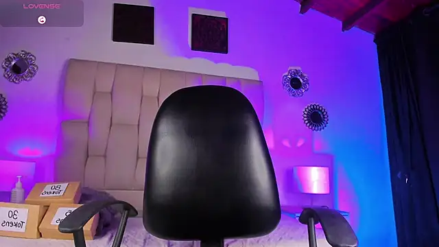 Snapshot of Mia_ross16 chatting on 01/13/25, 10:24 Mia ross16 online show from 01/13/25, 10:24