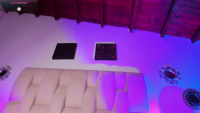 Snapshot of Mia_ross16 chatting on 01/14/25, 01:26 Mia ross16 online show from 01/14/25, 01:26