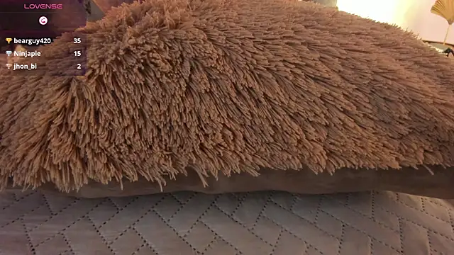 Snapshot of Mia_ross16 chatting on 02/18/25, 02:05 Mia ross16 online show from 02/18/25, 02:05