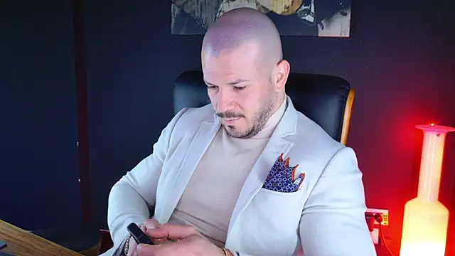 Snapshot of AngeloEric chatting on 12/11/24, 07:36 AngeloEric online show from 12/11/24, 07:36