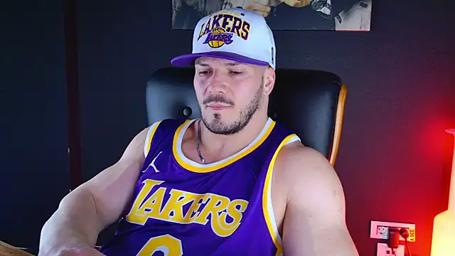 Snapshot of AngeloEric chatting on 01/03/25, 08:01 AngeloEric online show from 01/03/25, 08:01