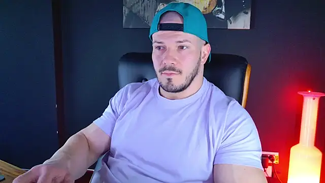 Snapshot of AngeloEric chatting on 01/06/25, 12:57 AngeloEric online show from 01/06/25, 12:57