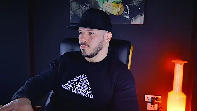 Snapshot of AngeloEric chatting on 01/08/25, 06:41 AngeloEric online show from 01/08/25, 06:41