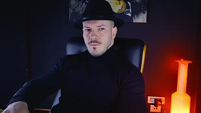 Snapshot of AngeloEric chatting on 01/13/25, 05:12 AngeloEric online show from 01/13/25, 05:12