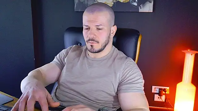 Snapshot of AngeloEric chatting on 01/23/25, 08:57 AngeloEric online show from 01/23/25, 08:57