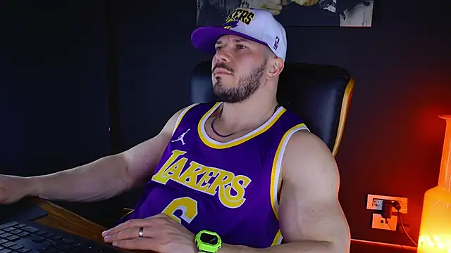 Snapshot of AngeloEric chatting on 02/03/25, 05:03 AngeloEric online show from 02/03/25, 05:03