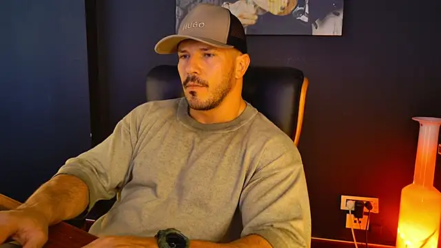 Snapshot of AngeloEric chatting on 09/18/25, 11:56 AngeloEric online show from 09/18/25, 11:56