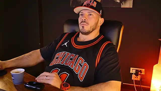 AngeloEric online show from 12/22/25, 02:03