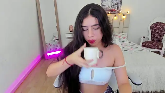 zoe turnner 18 online show from 01/13/25, 11:19